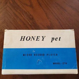 Very Rare Vintage Blue Honey Pet Record Player complete with box